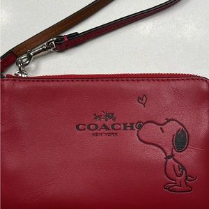 Coach Snoopy blowing heart wallet